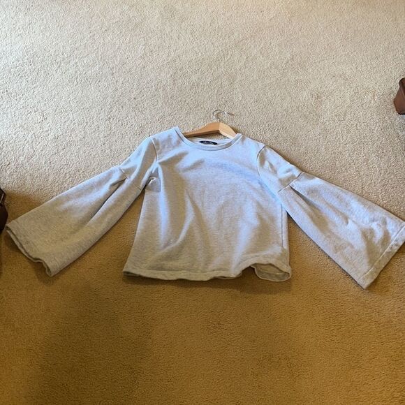 Banana Republic grey sweatshirt with bell sleeves - Picture 8 of 13
